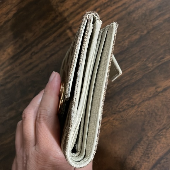 Authentic Vintage Gucci Wallet - Picture 14 of 17
